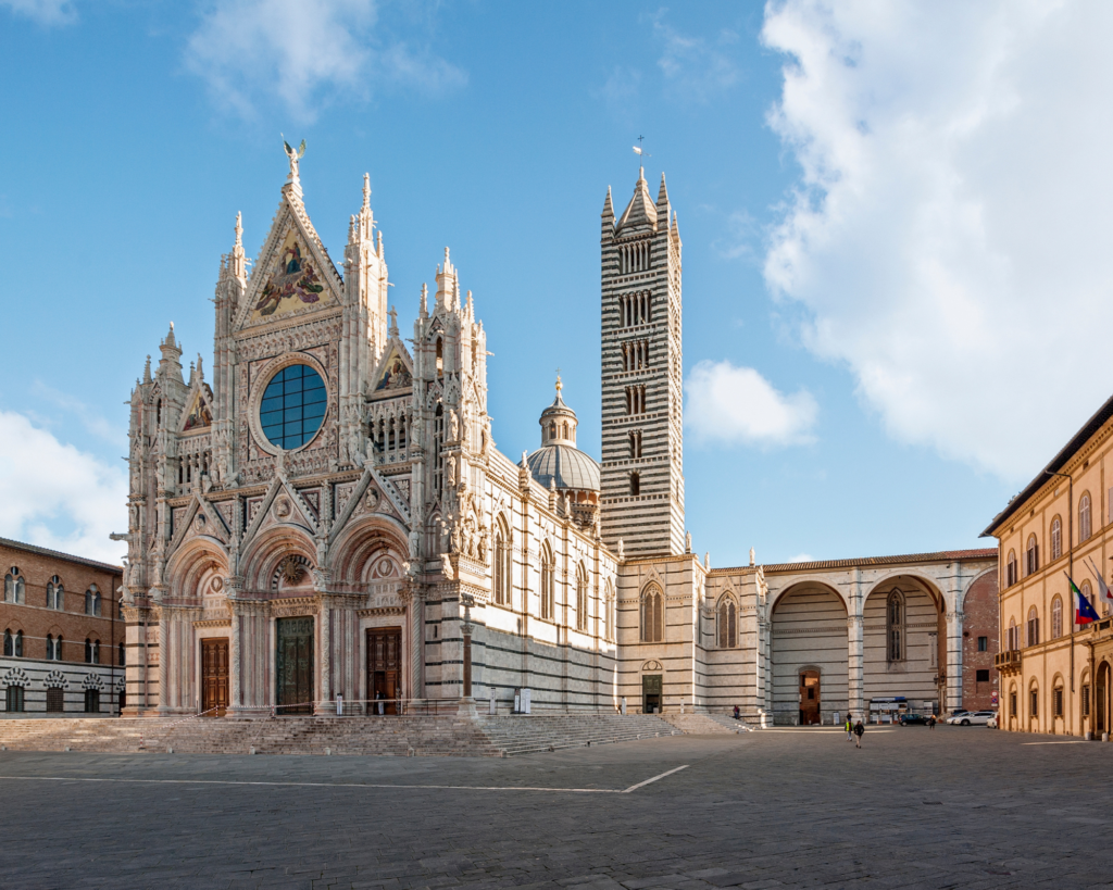 La facciata del Duomo di Siena
